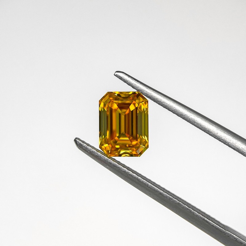 Diamond Emerald (Natural coloured) GIA 1.05 Carat